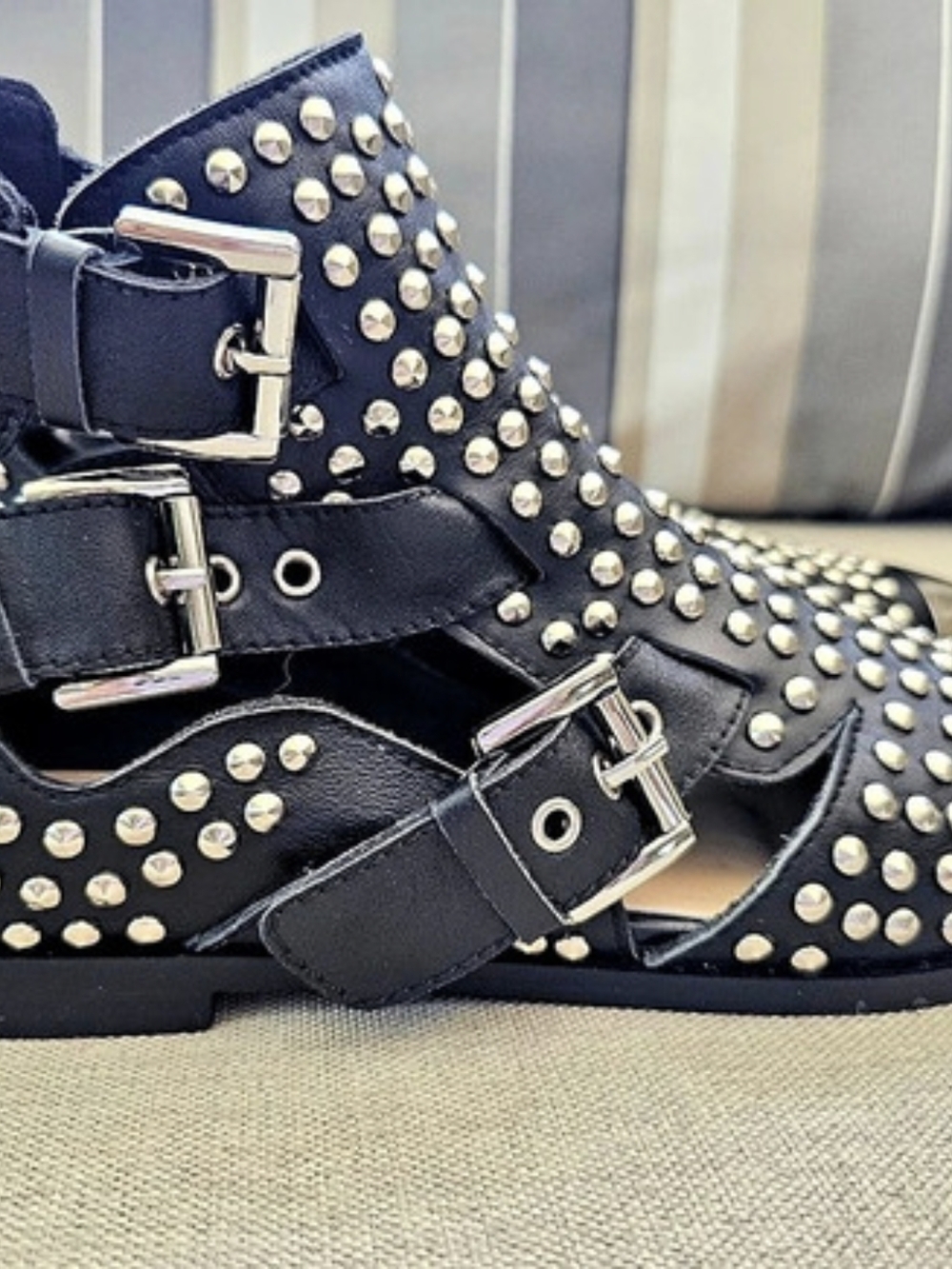 Studded Pointed-Toe Ankle Leather  Boots Black